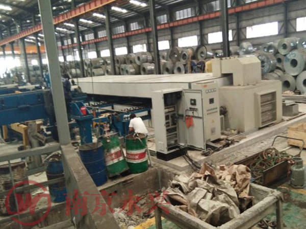 鋼管噴漆固化烘房使用現場